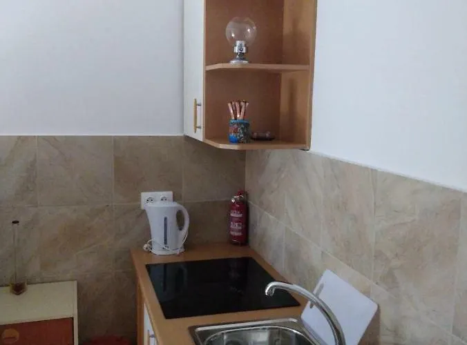 Nora 杜布罗夫尼克