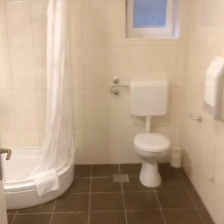 Nora 杜布罗夫尼克