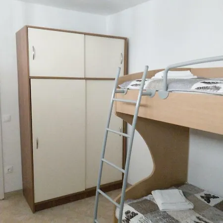 Nora 杜布罗夫尼克